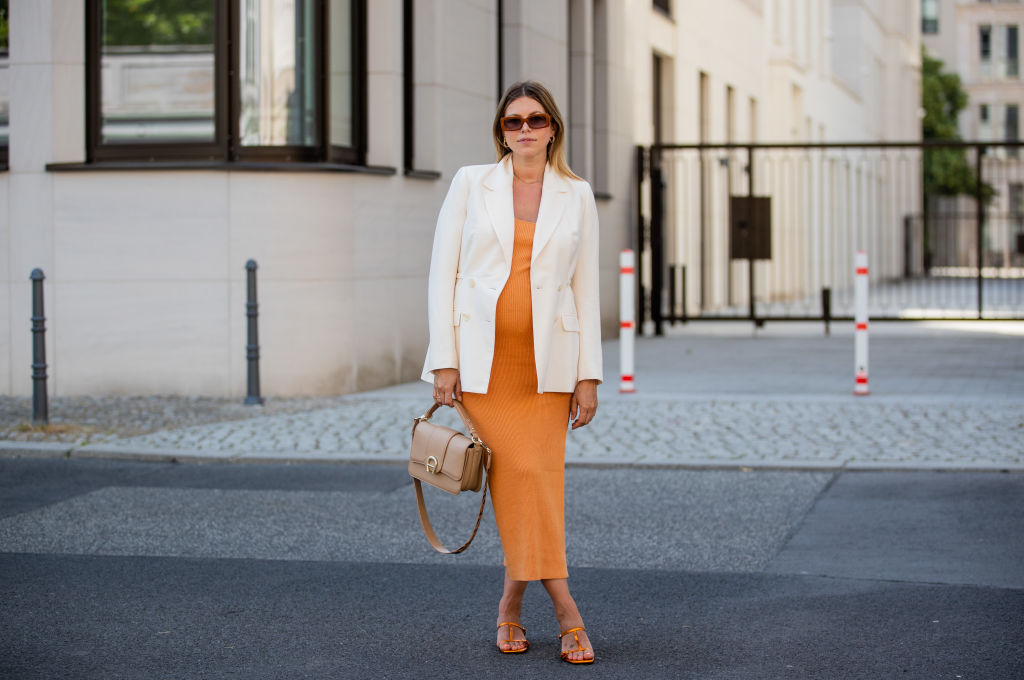 What to wear to the office in the summer?