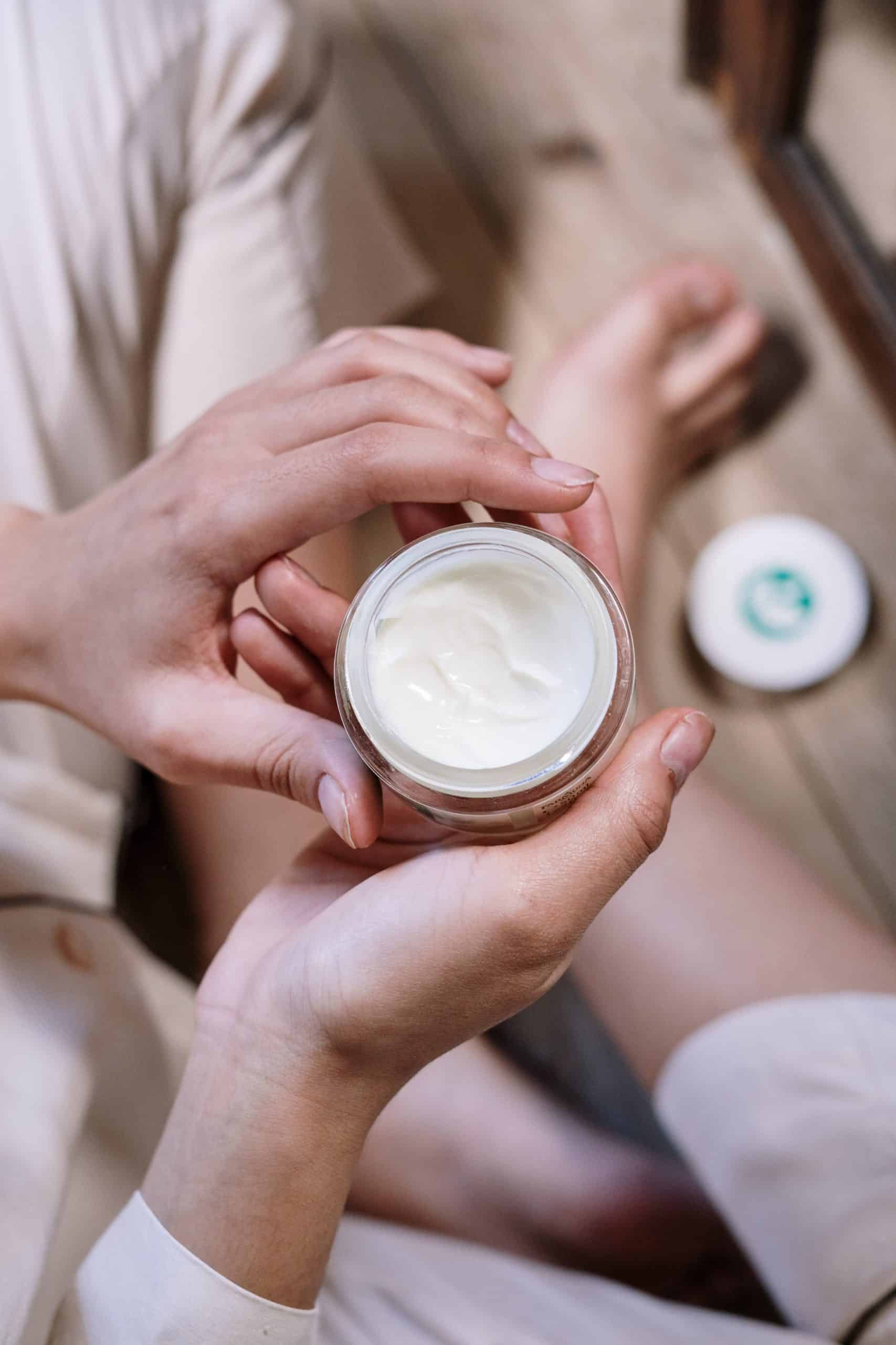 How to Choose the Right Moisturizer for Very Dry Skin