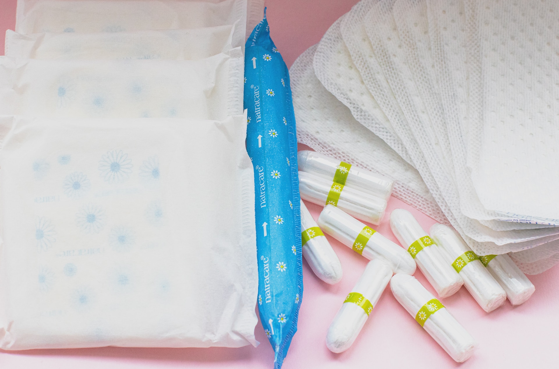 A Comprehensive Guide to Using Tampons: Harness the Convenience and Sustainability of the Reusable Applicator Kit with Refills, Liners, and Pads