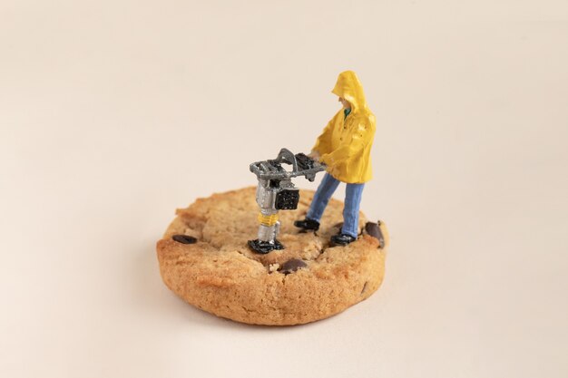 Crafting the Perfect Small-Scale Adventure with Detailed Figurines
